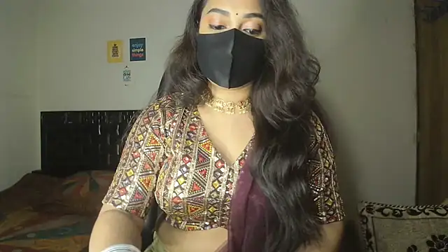 Most-Beautiful-Queen online show from March 22, 7:48 pm