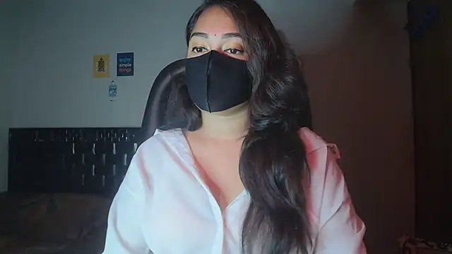 Most-Beautiful-Queen online show from December 15, 7:31 pm