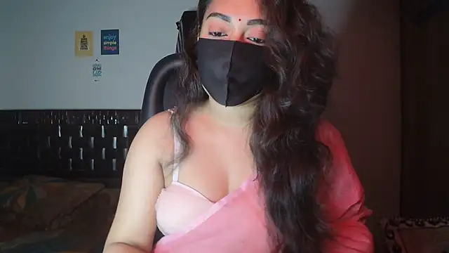 Most-Beautiful-Queen online show from November 9, 6:45 pm