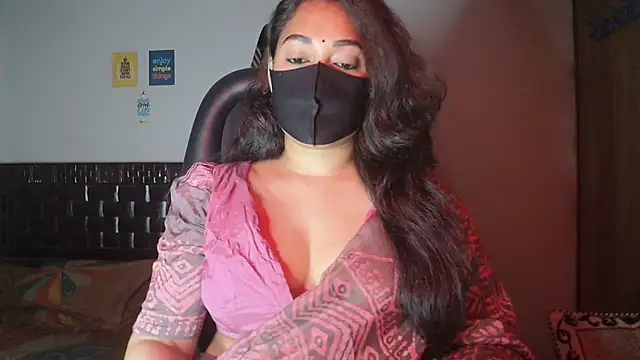 Most-Beautiful-Queen online show from November 6, 7:07 pm