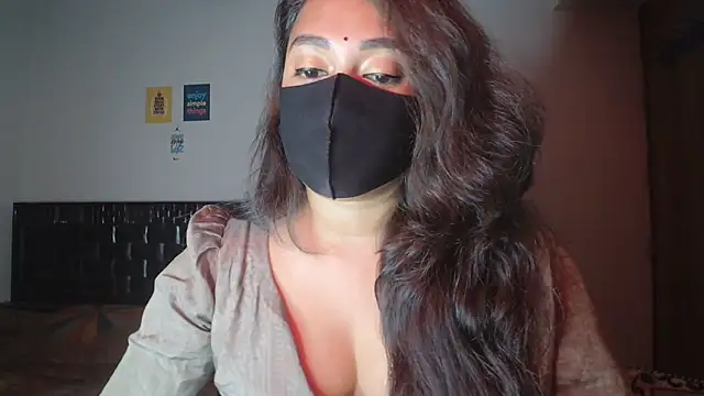 Most-Beautiful-Queen online show from December 13, 8:04 pm