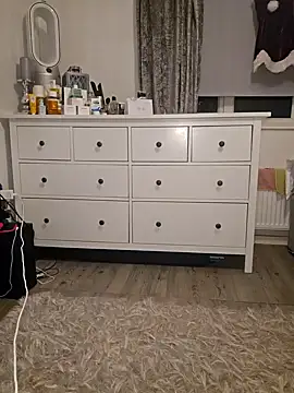 Britishbella online show from December 31, 6:24 pm