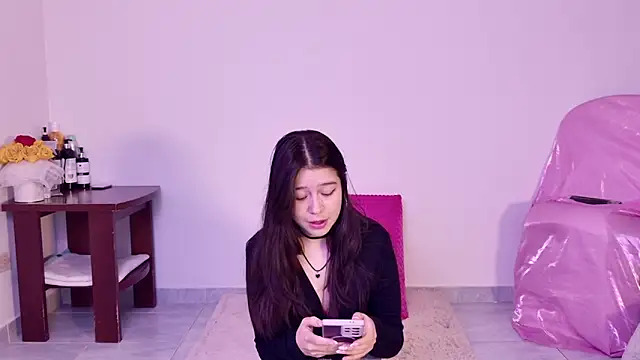 Snapshot of pink_flower_ chatting on October 9, 11:38 pm pink flower online show from October 9, 11:38 pm