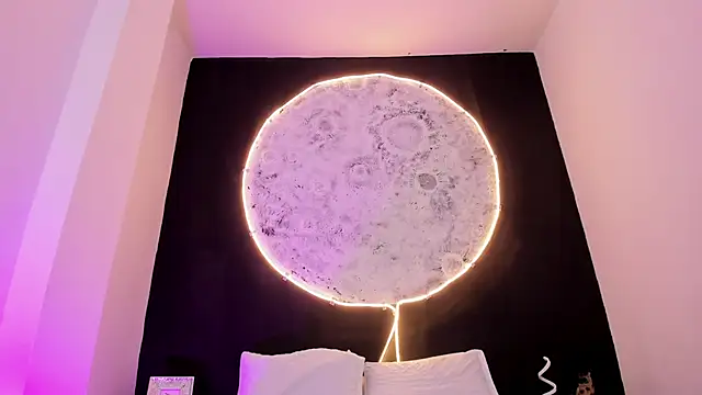 GinebraaFox  online show from March 17, 5:49 pm