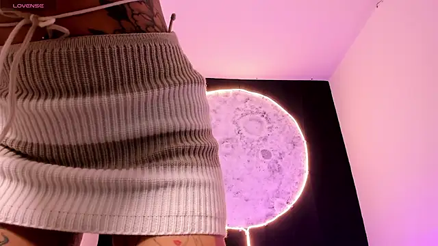 GinebraaFox  online show from March 1, 1:40 pm