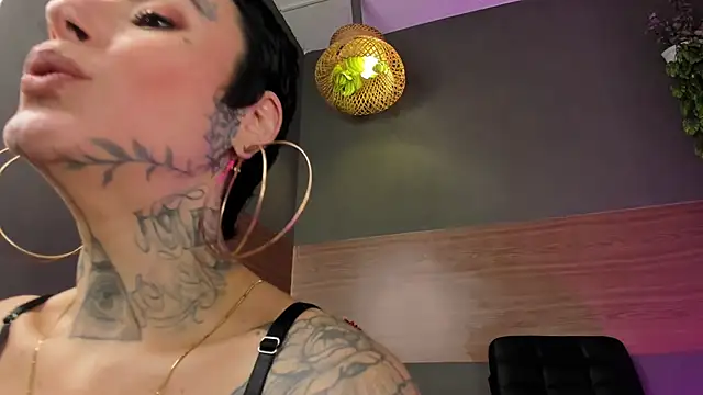 GinebraaFox  online show from March 9, 3:15 pm