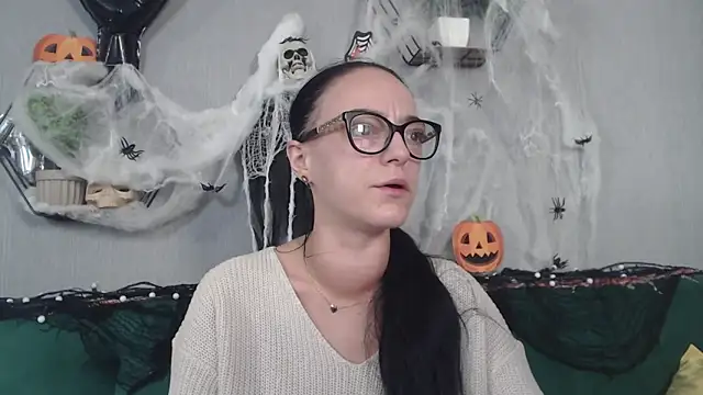 IzabelllNoir online show from October 28, 5:29 am