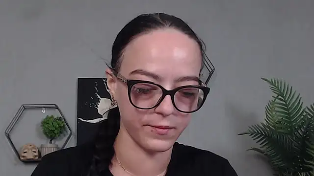 IzabelllNoir online show from May 18, 9:14 am