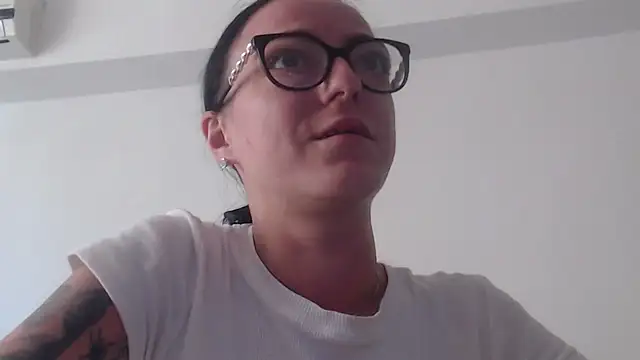 IzabelllNoir online show from May 30, 12:00 pm