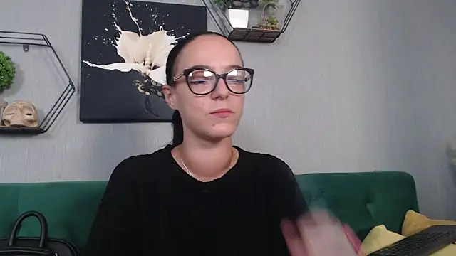 IzabelllNoir online show from October 9, 9:10 am