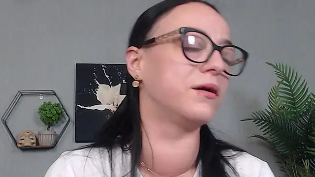 IzabelllNoir online show from May 21, 10:56 am