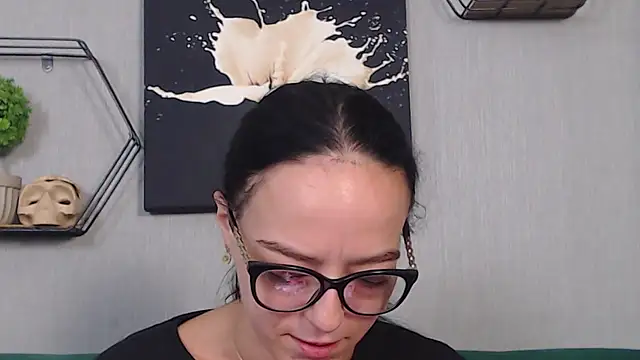 IzabelllNoir online show from October 13, 9:33 am