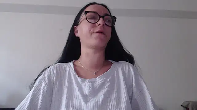 IzabelllNoir online show from June 2, 8:58 am