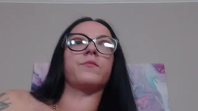 Snapshot of IzabelllNoir chatting on June 20, 9:03 am IzabelllNoir online show from June 20, 9:03 am