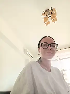 IzabelllNoir online show from May 31, 12:55 pm