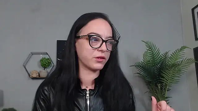 IzabelllNoir online show from May 10, 7:56 am