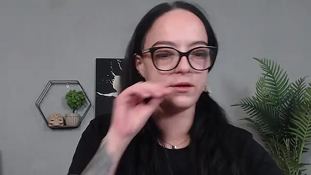 IzabelllNoir online show from April 29, 4:05 am