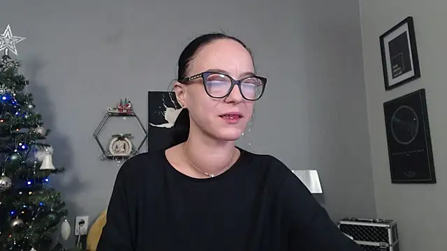 IzabelllNoir online show from December 19, 6:38 am