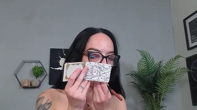 IzabelllNoir online show from April 30, 5:47 am
