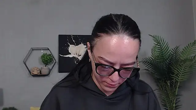 IzabelllNoir online show from May 17, 10:04 am