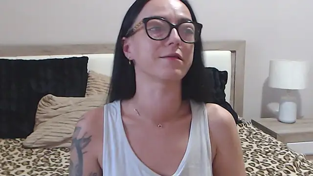 IzabelllNoir online show from June 16, 7:41 am