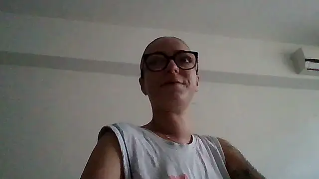 IzabelllNoir online show from June 9, 9:43 am
