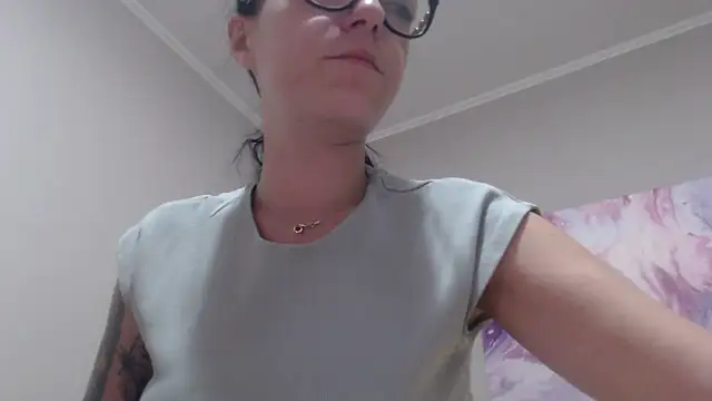 Snapshot of IzabelllNoir chatting on June 29, 5:36 am IzabelllNoir online show from June 29, 5:36 am
