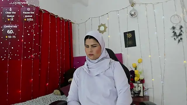 AishaAmin  online show from November 10, 12:10 pm