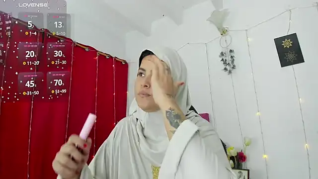 Snapshot of AishaAmin_ chatting on February 23, 12:06 pm AishaAmin online show from February 23, 12:06 pm