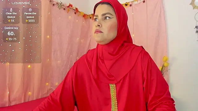 Snapshot of AishaAmin_ chatting on February 7, 12:35 pm AishaAmin online show from February 7, 12:35 pm