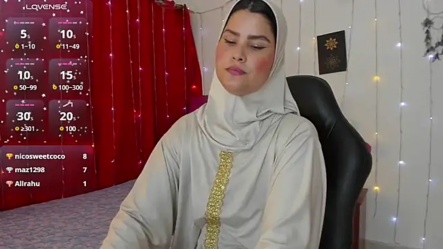Snapshot of AishaAmin_ chatting on March 20, 3:14 pm AishaAmin online show from March 20, 3:14 pm