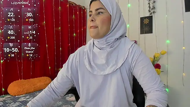 AishaAmin  online show from April 30, 12:23 pm