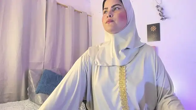 AishaAmin  online show from June 8, 12:27 pm