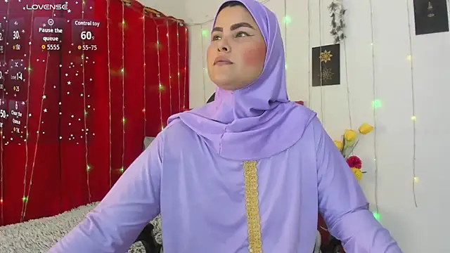 AishaAmin  online show from May 8, 12:09 pm