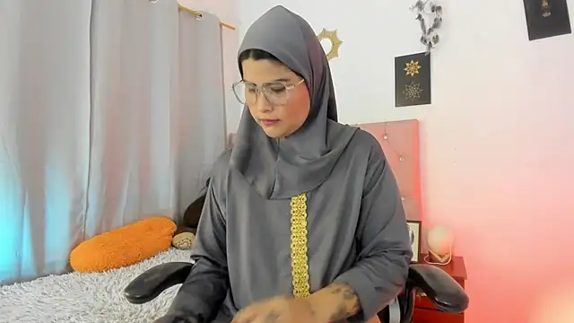 AishaAmin  online show from July 6, 12:34 pm