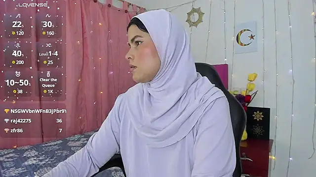 Snapshot of AishaAmin_ chatting on February 19, 5:27 pm AishaAmin online show from February 19, 5:27 pm