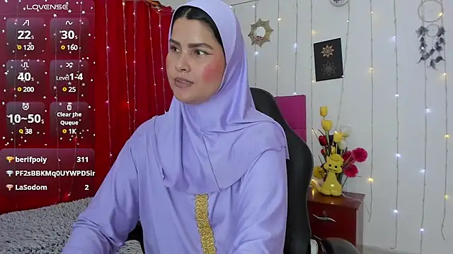 Snapshot of AishaAmin_ chatting on March 19, 3:19 pm AishaAmin online show from March 19, 3:19 pm