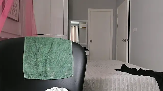 Snapshot of Jap_amelle chatting on October 18, 12:01 am Jap amelle online show from October 18, 12:01 am