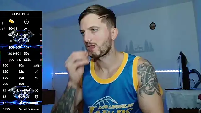 Snapshot of cuple_hoot_ chatting on October 5, 7:59 pm cuple hoot  online show from October 5, 7:59 pm