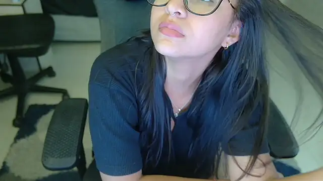 Snapshot of Lucy_Fer5 chatting on July 14, 2:05 am Lucy Fer5 online show from July 14, 2:05 am