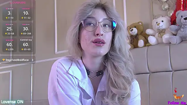 SerenaBennet online show from October 19, 9:45 am