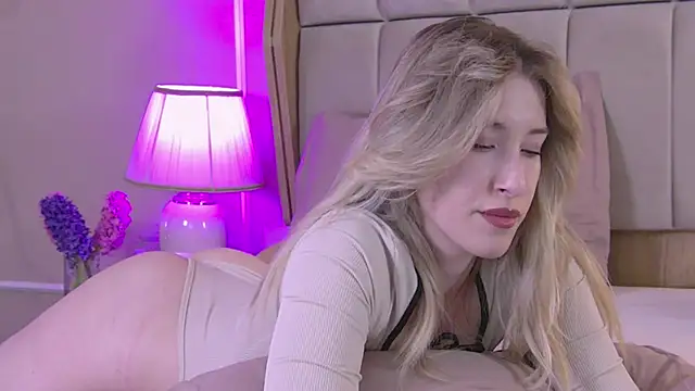 SerenaBennet online show from March 5, 10:23 am