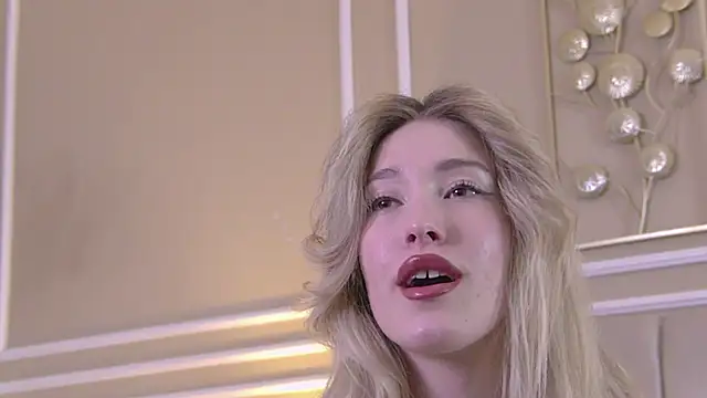 SerenaBennet online show from February 21, 11:23 am