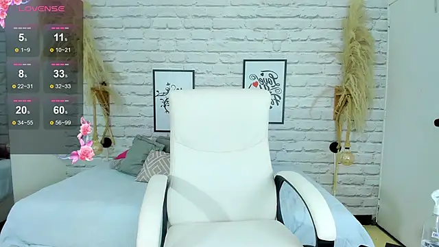 Snapshot of Lea_nahid chatting on February 20, 12:19 am Lea nahid online show from February 20, 12:19 am