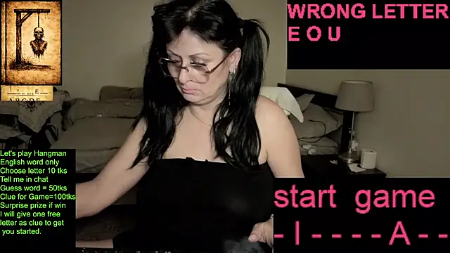 YourDreamLoverr online show from April 10, 11:45 pm