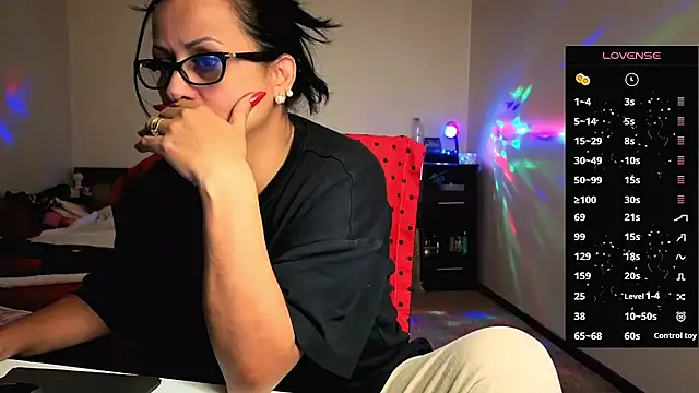 Snapshot of YourDreamLoverr chatting on September 26, 11:33 pm YourDreamLoverr online show from September 26, 11:33 pm