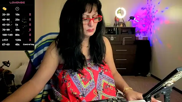 Snapshot of YourDreamLoverr chatting on November 25, 11:59 pm YourDreamLoverr online show from November 25, 11:59 pm