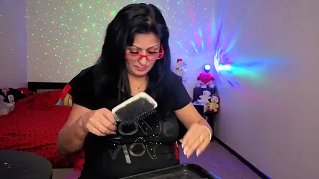 Snapshot of YourDreamLoverr chatting on December 3, 11:47 pm YourDreamLoverr online show from December 3, 11:47 pm