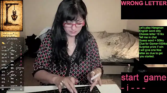 YourDreamLoverr online show from April 29, 11:55 pm