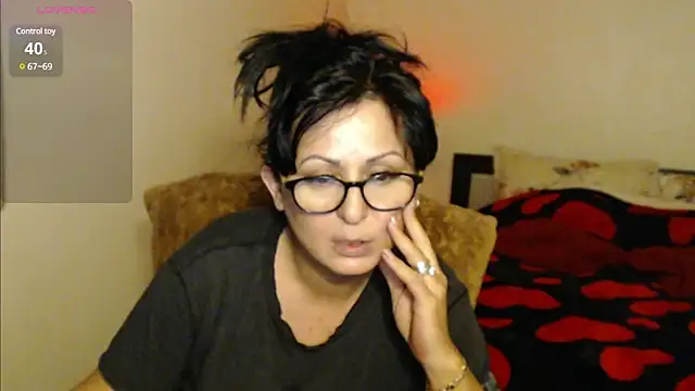 Snapshot of YourDreamLoverr chatting on February 1, 4:32 pm YourDreamLoverr online show from February 1, 4:32 pm